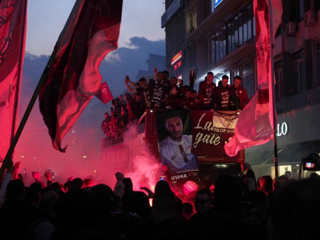 Η ΑΕΛ στη Super League 1 – Πανζουρλισμός στη Λάρισα για την άνοδο