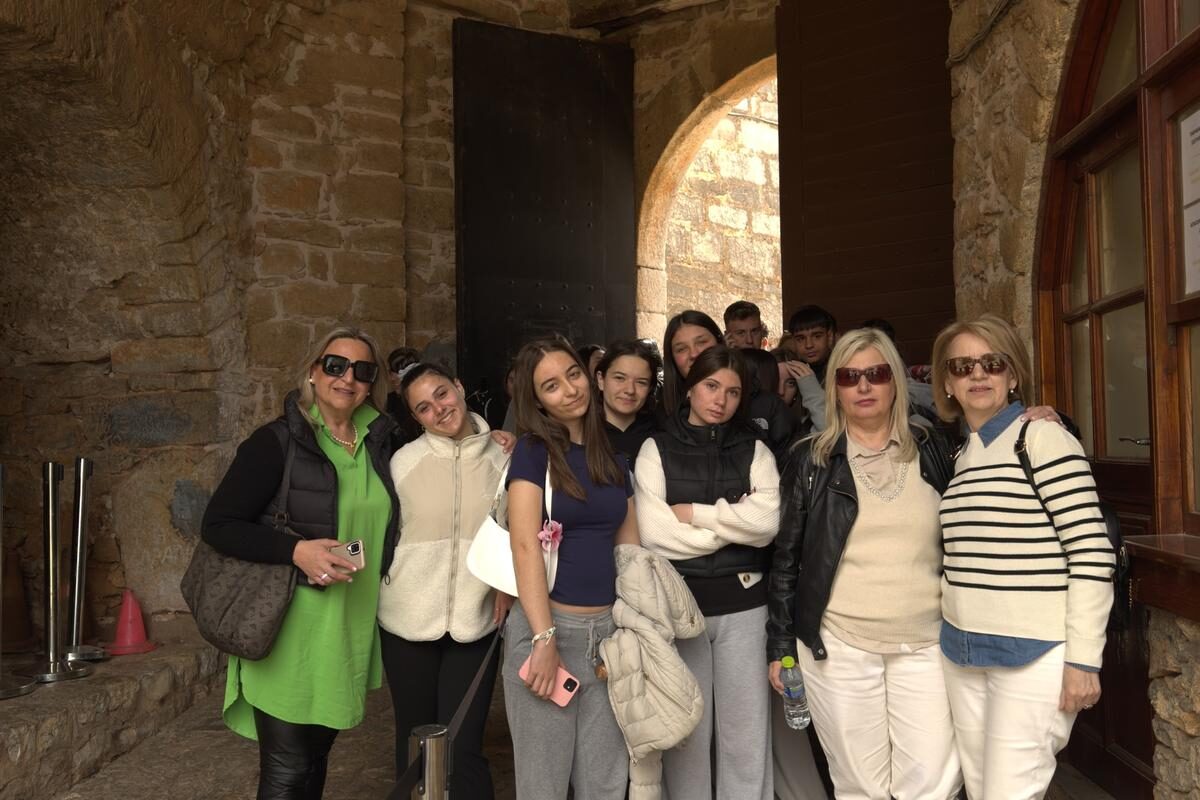 Μαθητές του 9ου Γυμνασίου Τρικάλων σε τετραήμερη εκπαιδευτική εκδρομή σε Ναύπλιο, Ύδρα και Σπέτσες