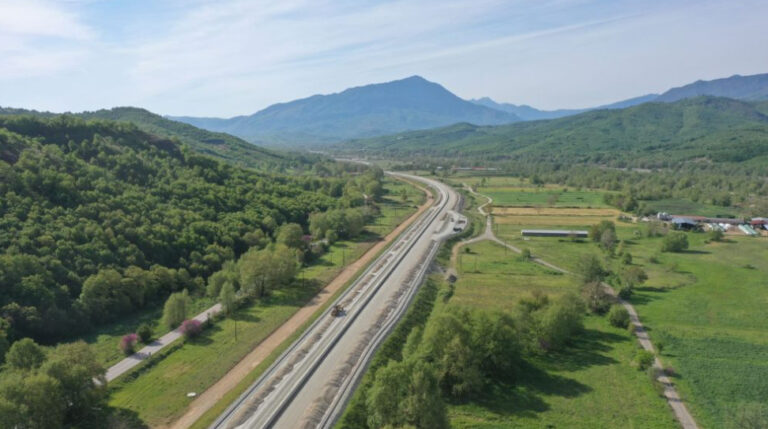 Χωρίς τέλος οι καθυστερήσεις στον δρόμο Λάρισας–Τρικάλων