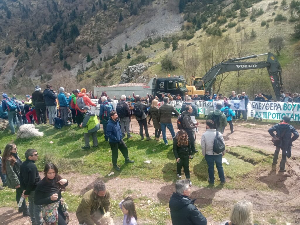 Όταν η σιωπή της εξουσίας είναι νίκη της κοινωνίας