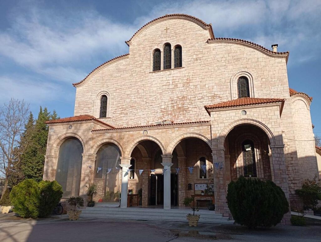 Πασχαλινό Σαρανταλείτουργο στον Ιερό Ναό Αγίου Νεκταρίου Τρικάλων