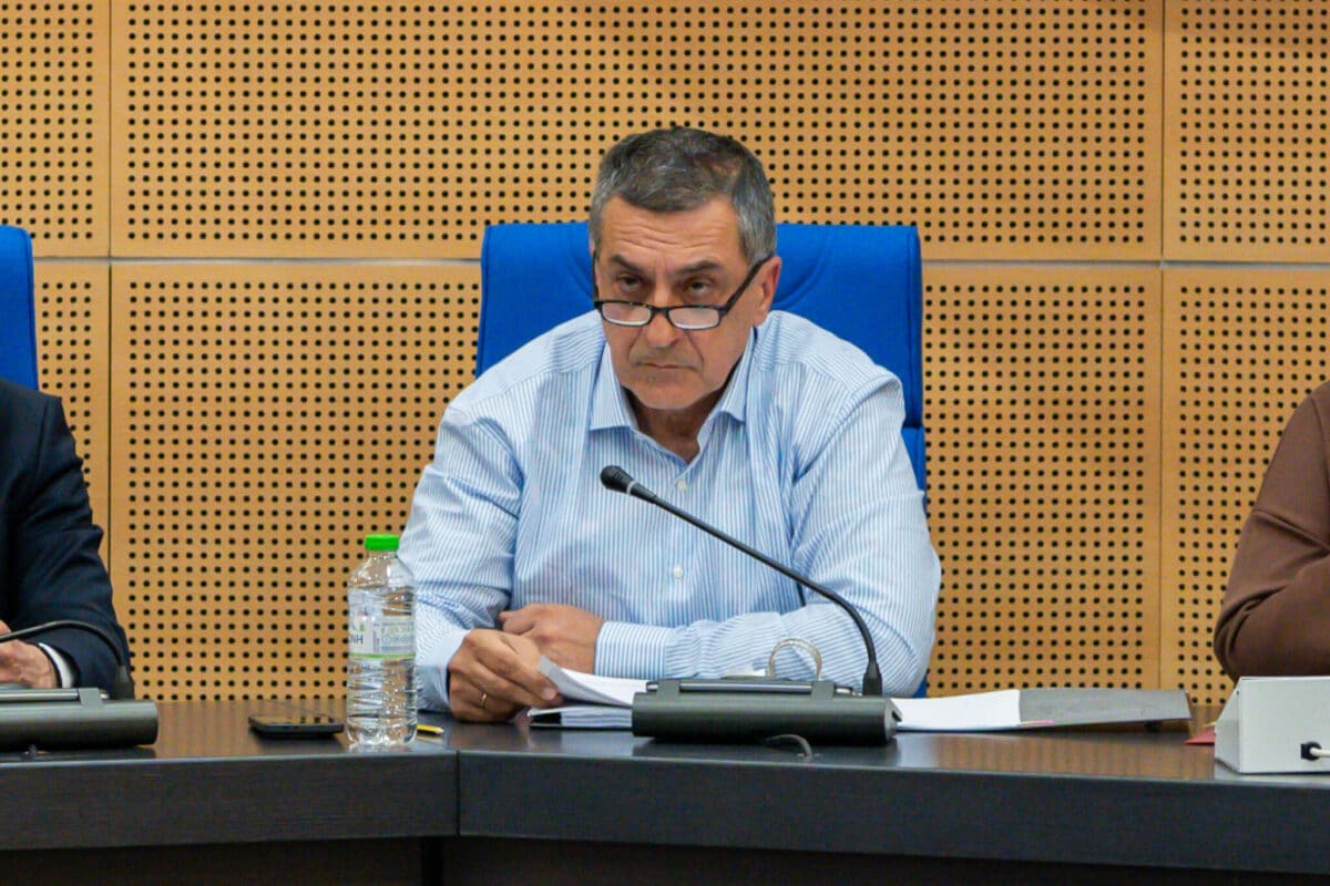 Νέες θέσεις για παραγωγούς και επαγγελματίες σε λαϊκές αγορές της Λάρισας