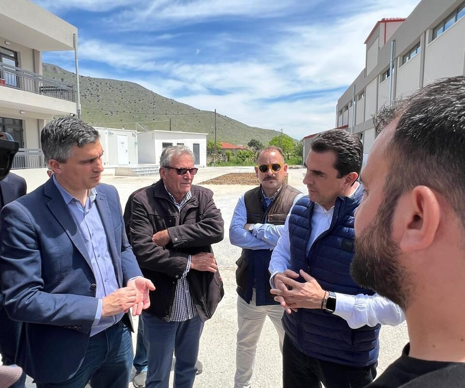 Κώστας Σκρέκας: Ζωντανά σχολεία, ζωντανά χωριά στη Φαρκαδόνα