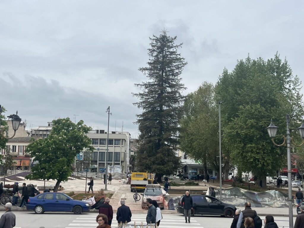 Ο Καταβούτας πίσω από την επίσπευση στην πλατεία Τρικάλων