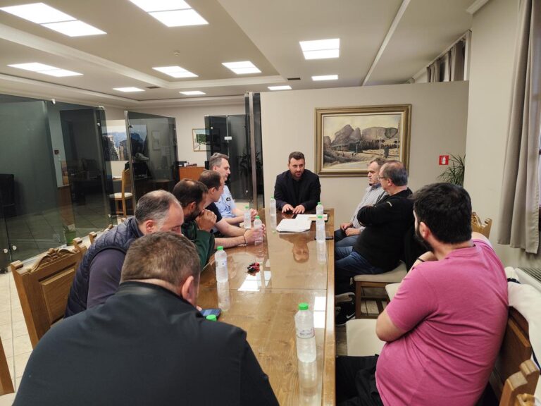 Σύσκεψη για τους αγριόχοιρους στον Δήμο Μετεώρων – Πρώτα συντονισμένα μέτρα