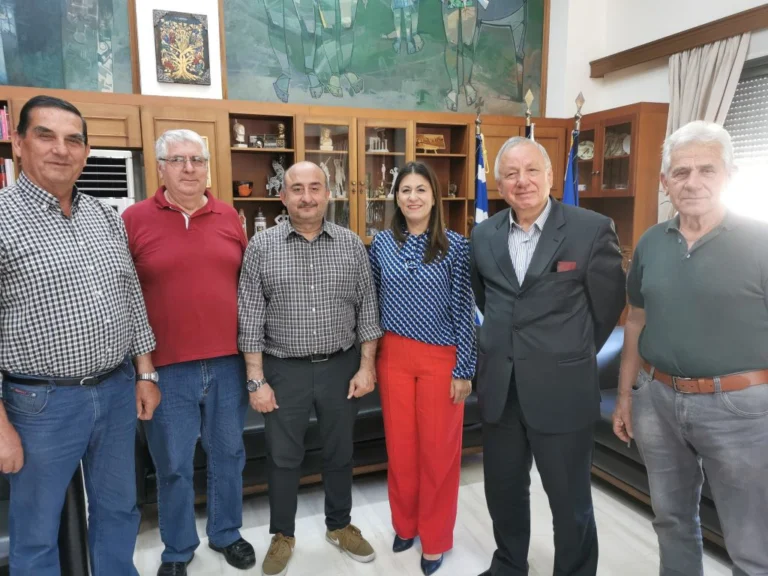 Ανέγερση μνημείου για τους αγωνιστές Κύπρου 1974 – Συνάντηση στο Δημαρχείο Τρικκαίων
