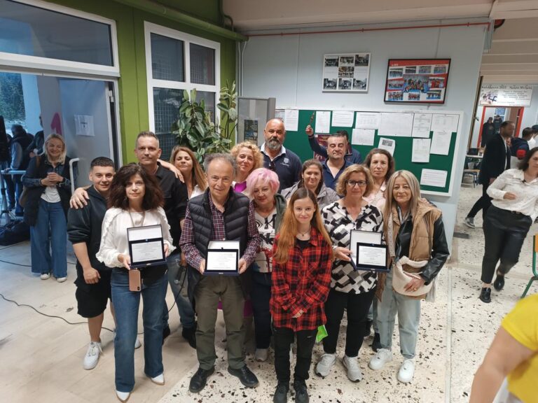 Γιορτή με συγκίνηση και χαρά στο 3ο Εσπερινό ΕΠΑ.Λ. Λάρισας για το τέλος της χρονιάς