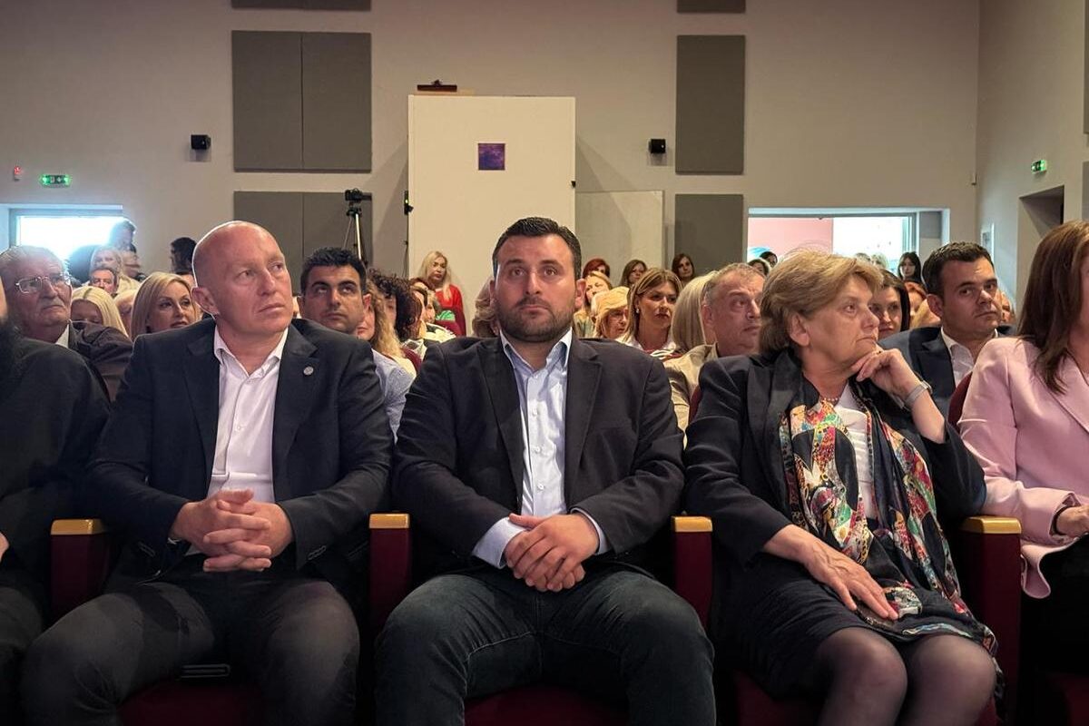 «Σπάμε τη Σιωπή» – Δυνατό μήνυμα κατά της έμφυλης βίας από τον Δήμο Μετεώρων