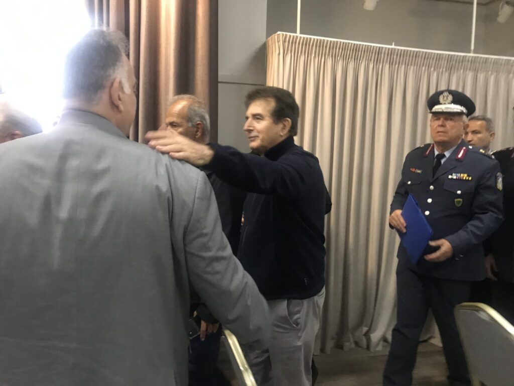Ο Μιχάλης Χρυσοχοΐδης στη συνέντευξη Τύπου στα Τρίκαλα, ανακοινώνοντας την ανέγερση του νέου Αστυνομικού Μεγάρου και δίνοντας έμφαση στην κοινωνική αστυνόμευση και την οδική ασφάλεια