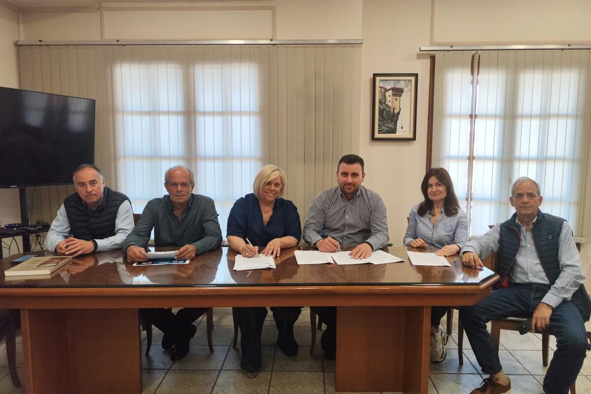 Έργα αγροτικής οδοποιίας 6 χλμ. στον Δήμο Μετεώρων – Υπογραφή από τον Δήμαρχο Λευτέρη Αβραμόπουλο