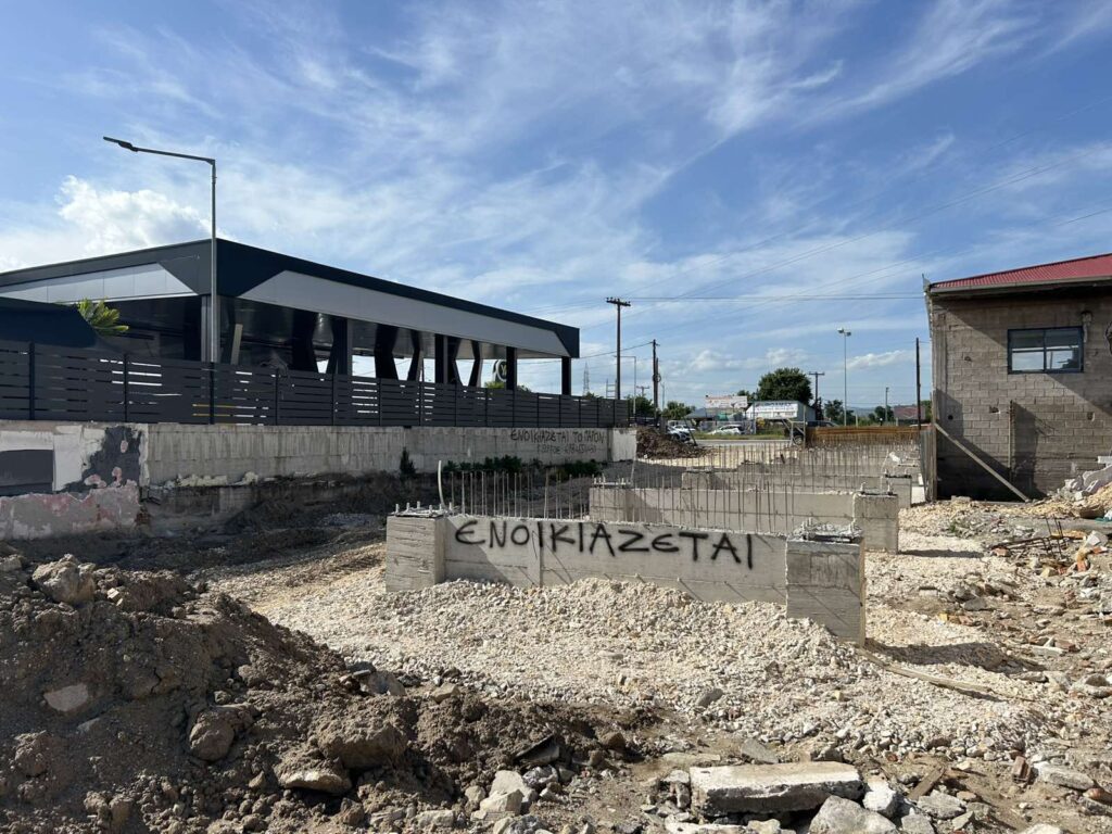 Εμπορικό οικόπεδο προς ενοικίαση στο Δέλτα Λάρισας με πρόσβαση σε δύο δρόμους