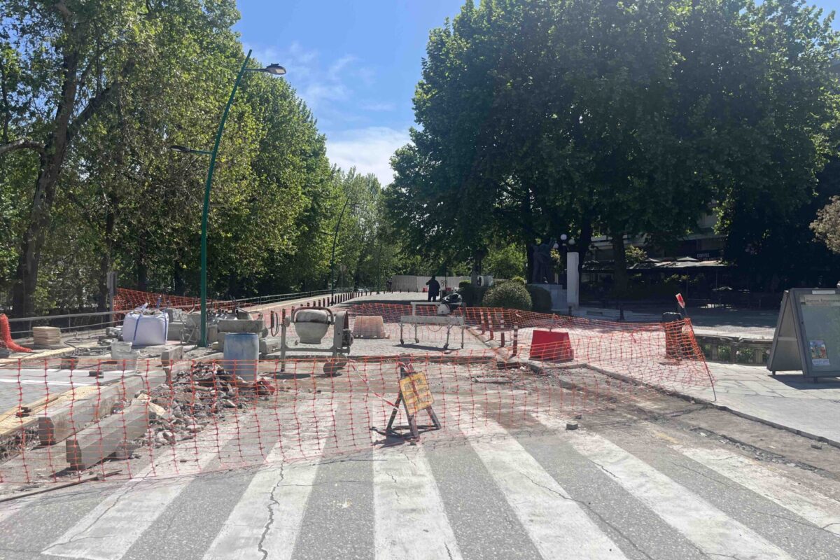 «Κόβεται η πόλη στα δύο» – Κλειστή για όλο τον Μάιο η οδός Κανούτα λόγω έργων