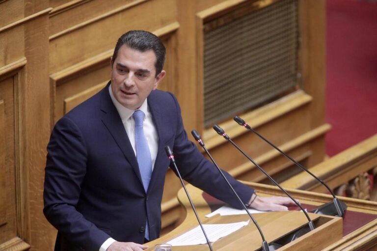 Σαφές μήνυμα ευθύνης από τον Κώστα Σκρέκα