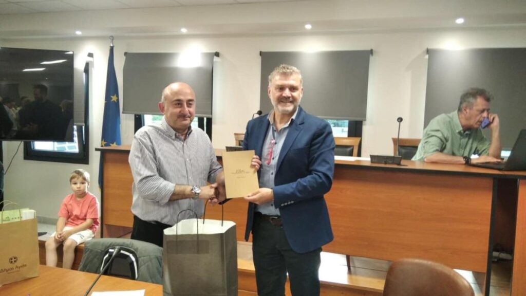 Η ΠΕΔ Θεσσαλίας δωρίζει παιδικές χαρές σε ελληνικά μειονοτικά χωριά στην Αλβανία