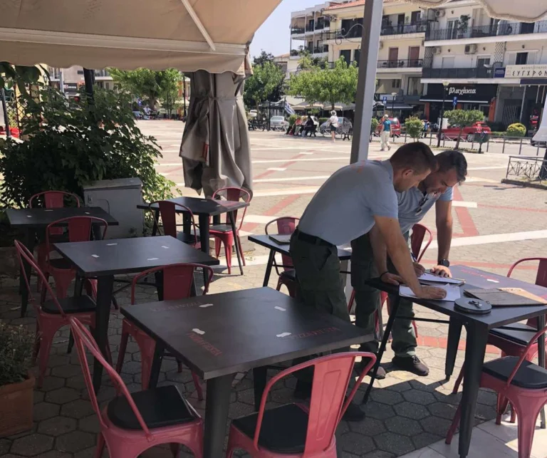Έλεγχος τραπεζοκαθισμάτων από τη Δημοτική Αστυνομία Δήμου Μετεώρων