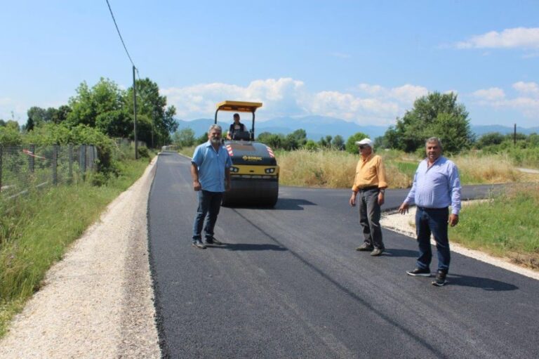 Επίσκεψη Δημάρχου Πύλης σε έργο ασφαλτόστρωσης στη Δημοτική Κοινότητα Δροσερού