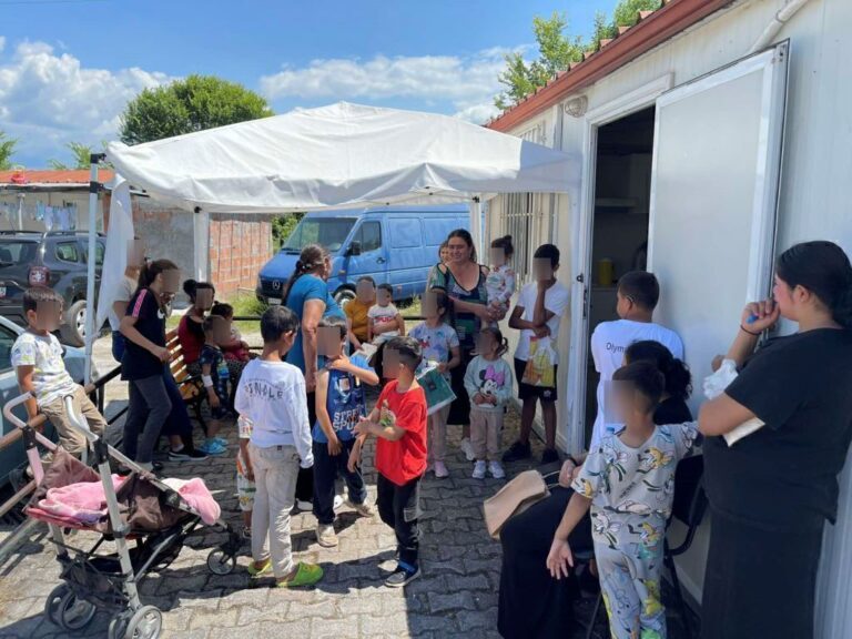 Εμβολιασμός και δράσεις υγείας σε παιδιά Ρομά των Τρικάλων