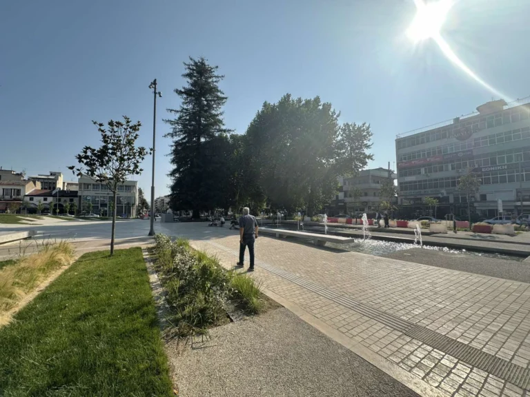 Πλατεία Τρικάλων: Η προχειρότητα σε κάθε επίπεδο και οι πολιτικές ευθύνες
