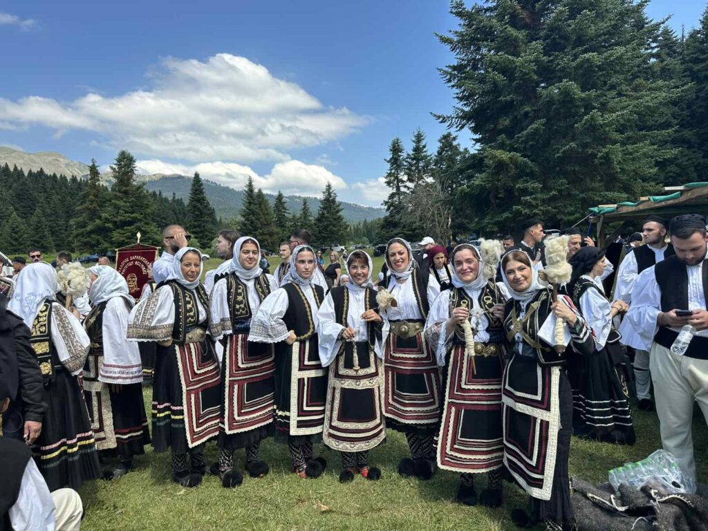 Ζωντάνεψαν τα Περτουλιώτικα Λιβάδια στο 43ο Αντάμωμα Σαρακατσαναίων