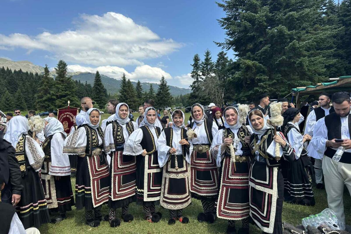 Ζωντάνεψαν τα Περτουλιώτικα Λιβάδια στο 43ο Αντάμωμα Σαρακατσαναίων