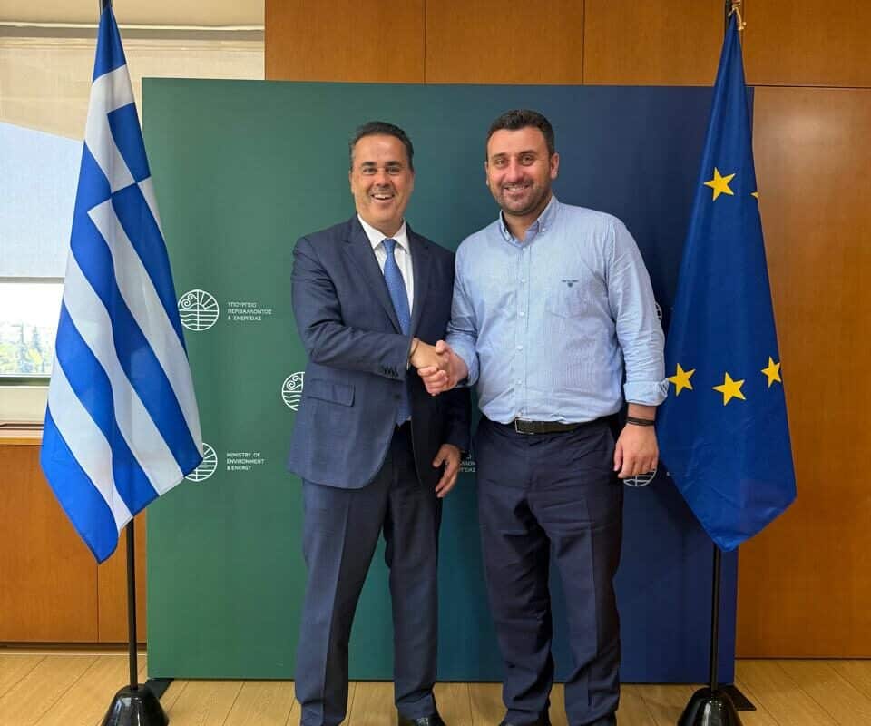 Διεκδικήσεις με χειραψίες: 27 εκατ. ευρώ στα λόγια – φωτογραφίες στα σίγουρα
