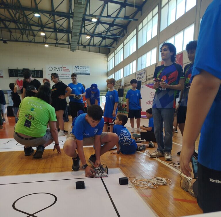 Χρυσό μετάλλιο για τους RobotExperts Τρικάλων στο Πανελλήνιο Πρωτάθλημα Ρομποτικής