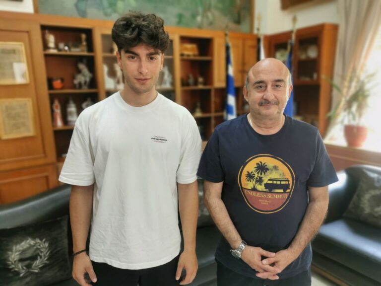 Στον Δήμαρχο Τρικκαίων ο τρικαλινός πρωταθλητής Enduro Γιάννης Ντεβετζής – Συμμετέχει με την Εθνική σε διεθνή αγώνα στην Ιταλία