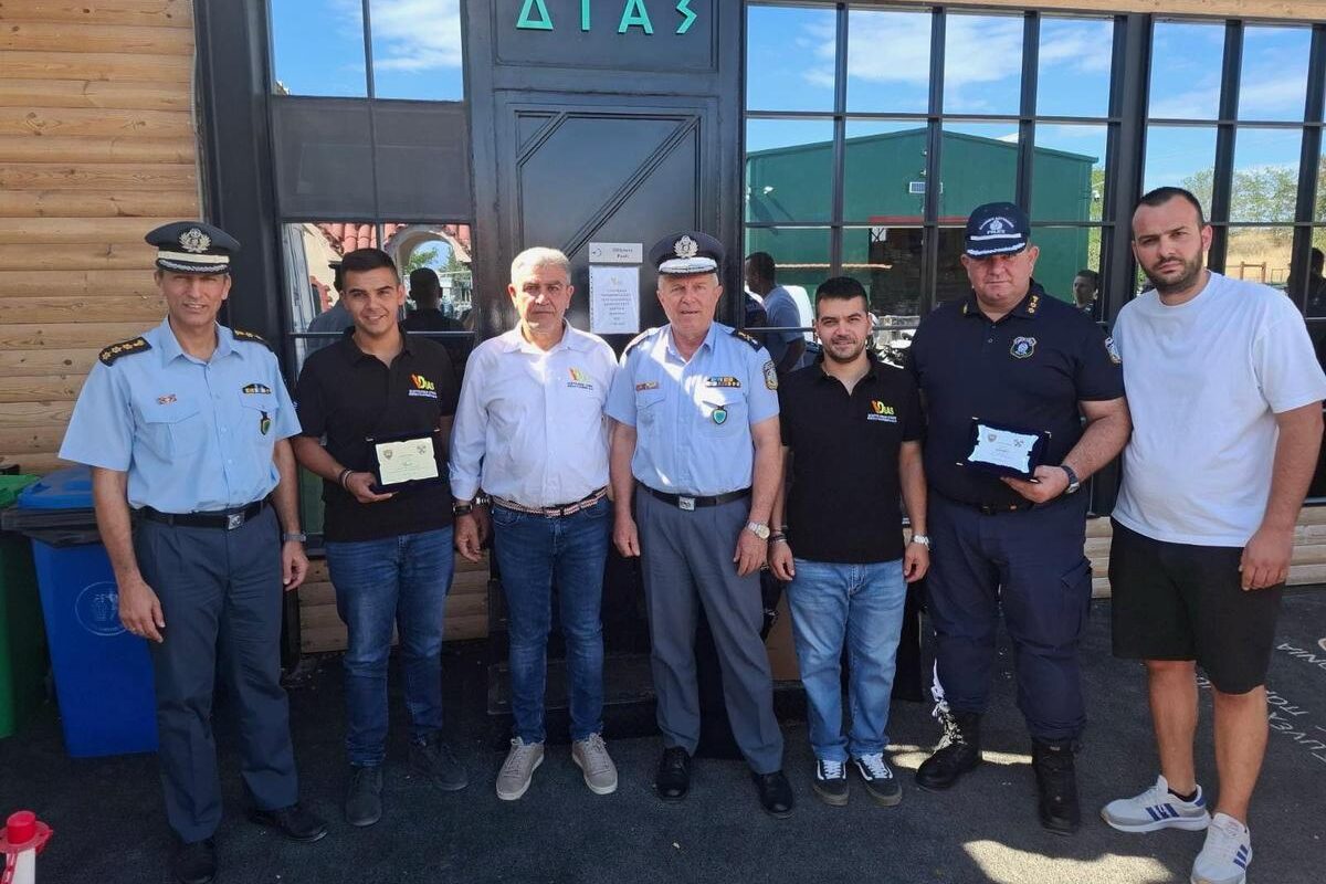 Δωρεά στολών από την εταιρεία ΔΙΑΣ ΙΚΕ στην ΕΛ.ΑΣ. Λάρισας