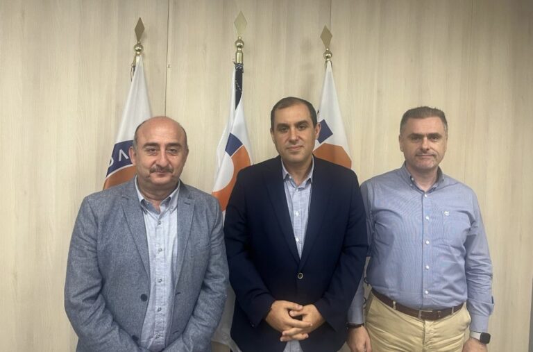 Κατσαφάδος σε Σακκά: Πρόσθετη χρηματοδότηση για τους πλημμυροπαθείς – με καθυστέρηση σχεδόν δύο ετών