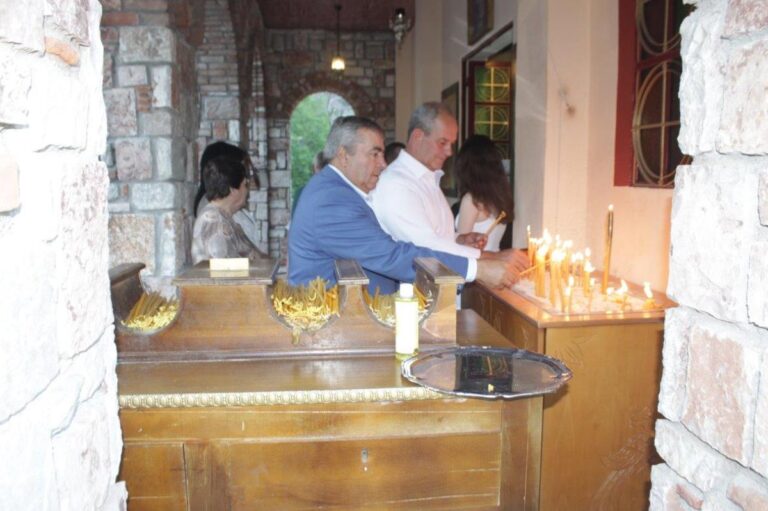 Ο Κώστας Μαράβας στον Εσπερινό του Αγίου Προκοπίου