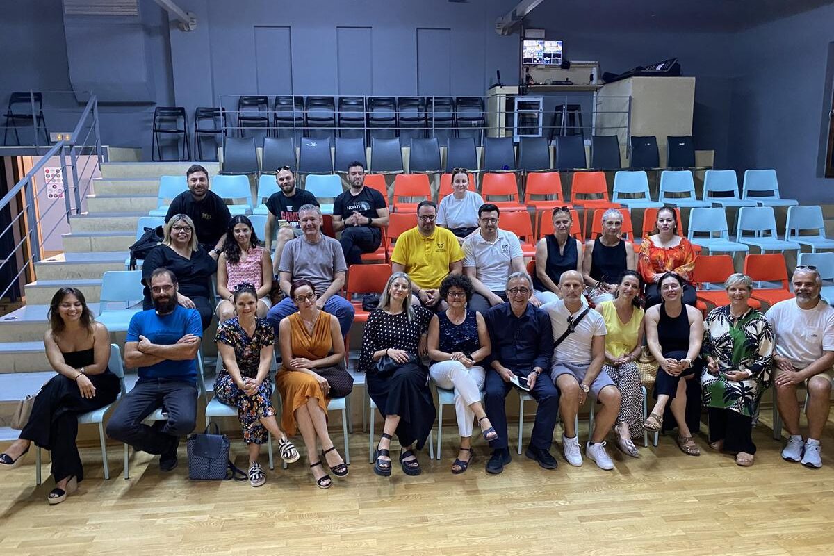 Τα ξωτικά έφεραν “ανάσα” δροσιάς στα Τρίκαλα εν μέσω καύσωνα