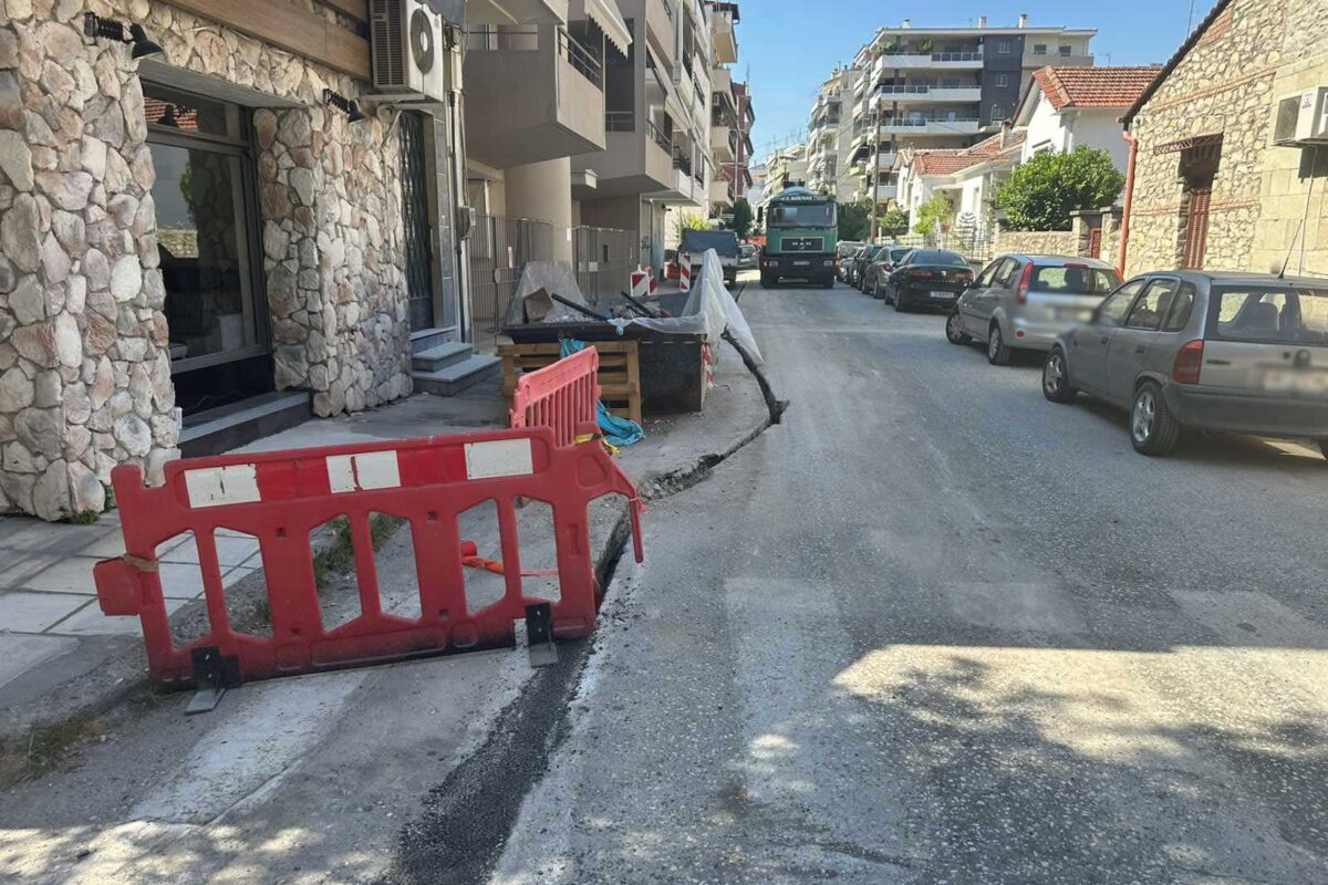 Ο κάδος νίκησε το έργο – Καμπύλη στην τομή για να μην ενοχληθούν τα μπάζα
