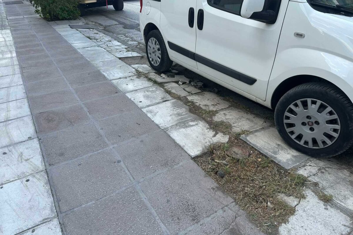 Πεζοδρόμια στα Τρίκαλα: Σπασμένα, ξηλωμένα και επικίνδυνα – Ο λογαριασμός στον πολίτη