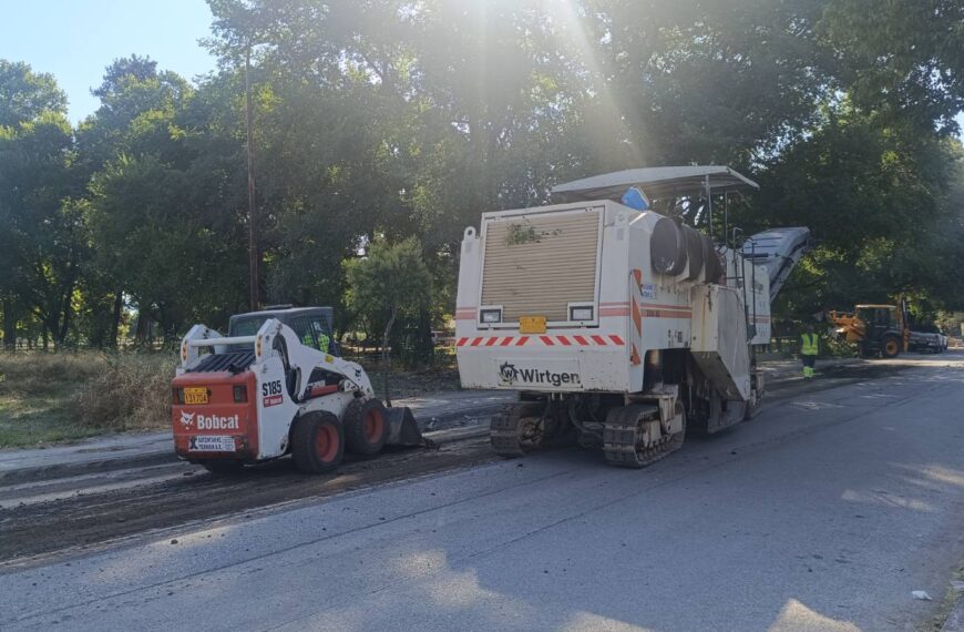 Ριζαρείου Τρικάλων: Άσφαλτος μετά από χρόνια – Ανάσα για οδηγούς και αυτοκίνητα