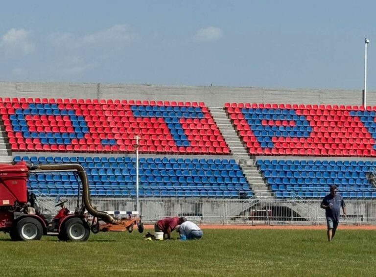 Εργασίες συντήρησης στο εθνικό στάδιο Τρικάλων