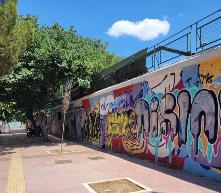 Καλαμπακιώτης ηθοποιός θύμα άγριας επίθεσης στην Αθήνα – Σοκαριστική μαρτυρία