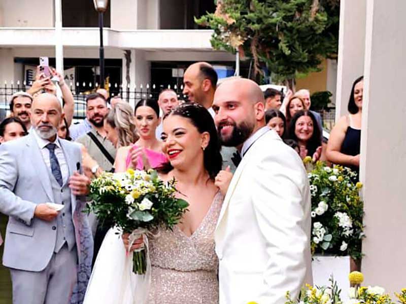 Τρίκαλα: Παντρεύτηκαν ο Βασίλης Γιαννούλης και η Βικτώρια Μπαντή