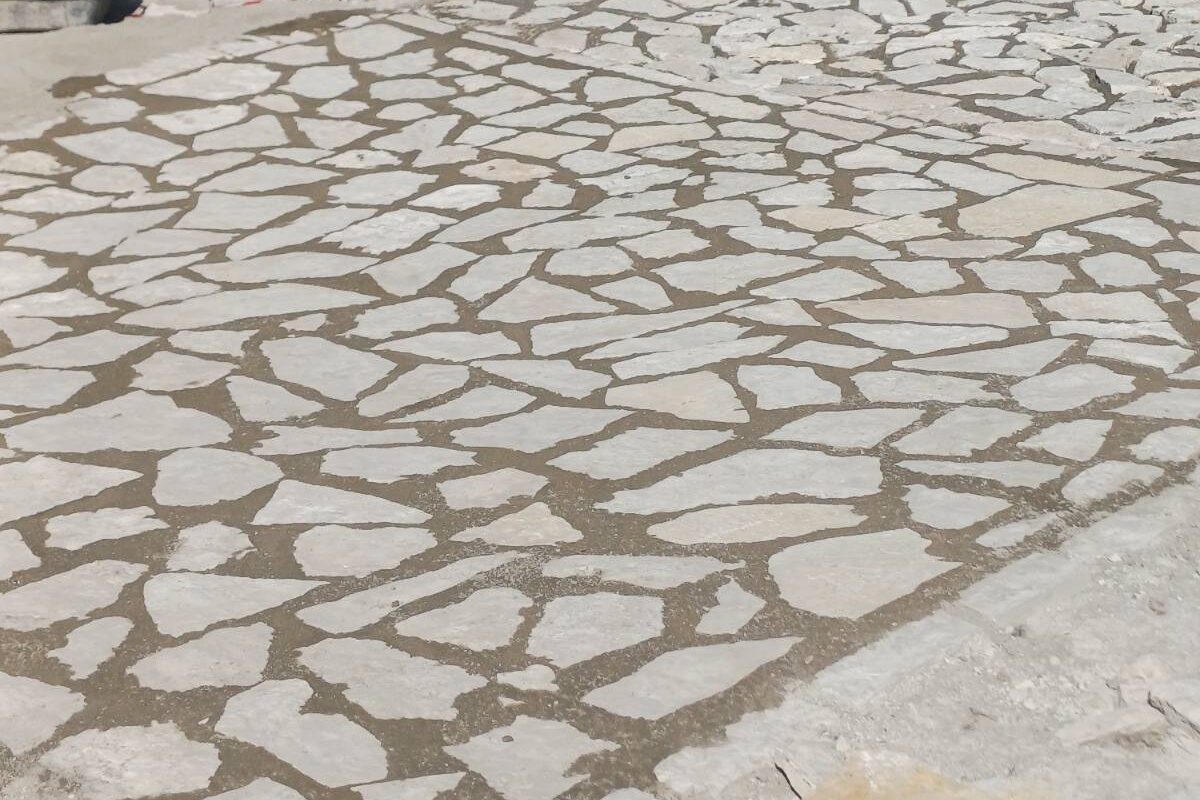 Αποκατάσταση πλακόστρωτου στην Κρανιά και νέα παιδική χαρά στα Δολιανά από τον Δήμο Μετεώρων