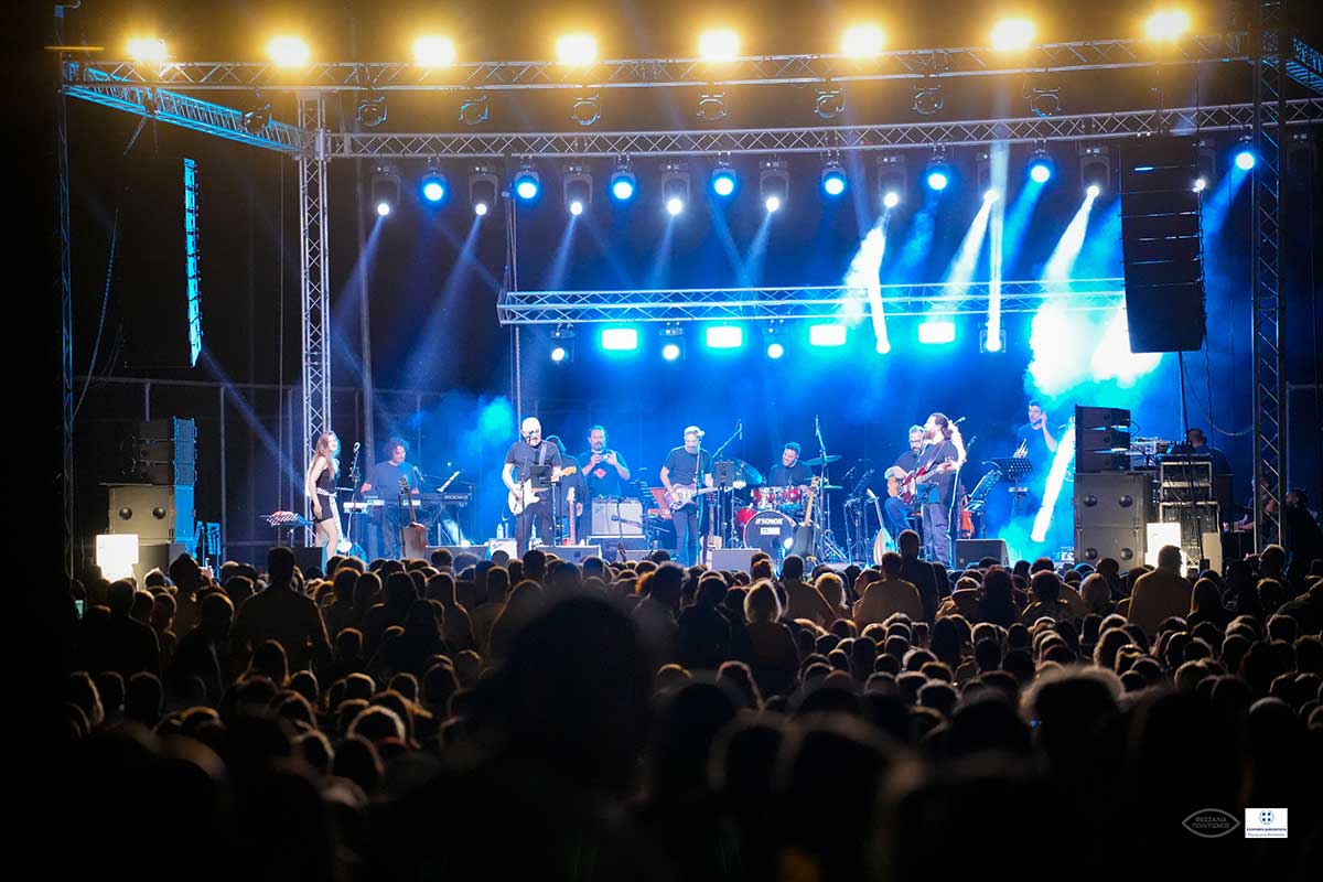 Πορτοκάλογλου και Κότσιρας στην Ιτέα: 5.000 θεατές στη συναυλία στήριξης