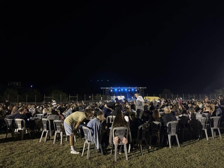 Μεγάλη λαϊκή – δημοτική βραδιά στον Πρόδρομο Τρικάλων: 2.500 άτομα στο γήπεδο!