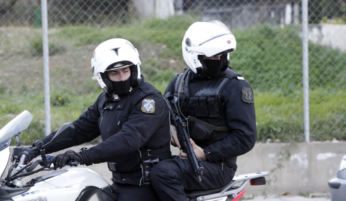 Συντονισμένη αστυνομική επιχείρηση στα Τρίκαλα με δύο συλλήψεις για κλοπή