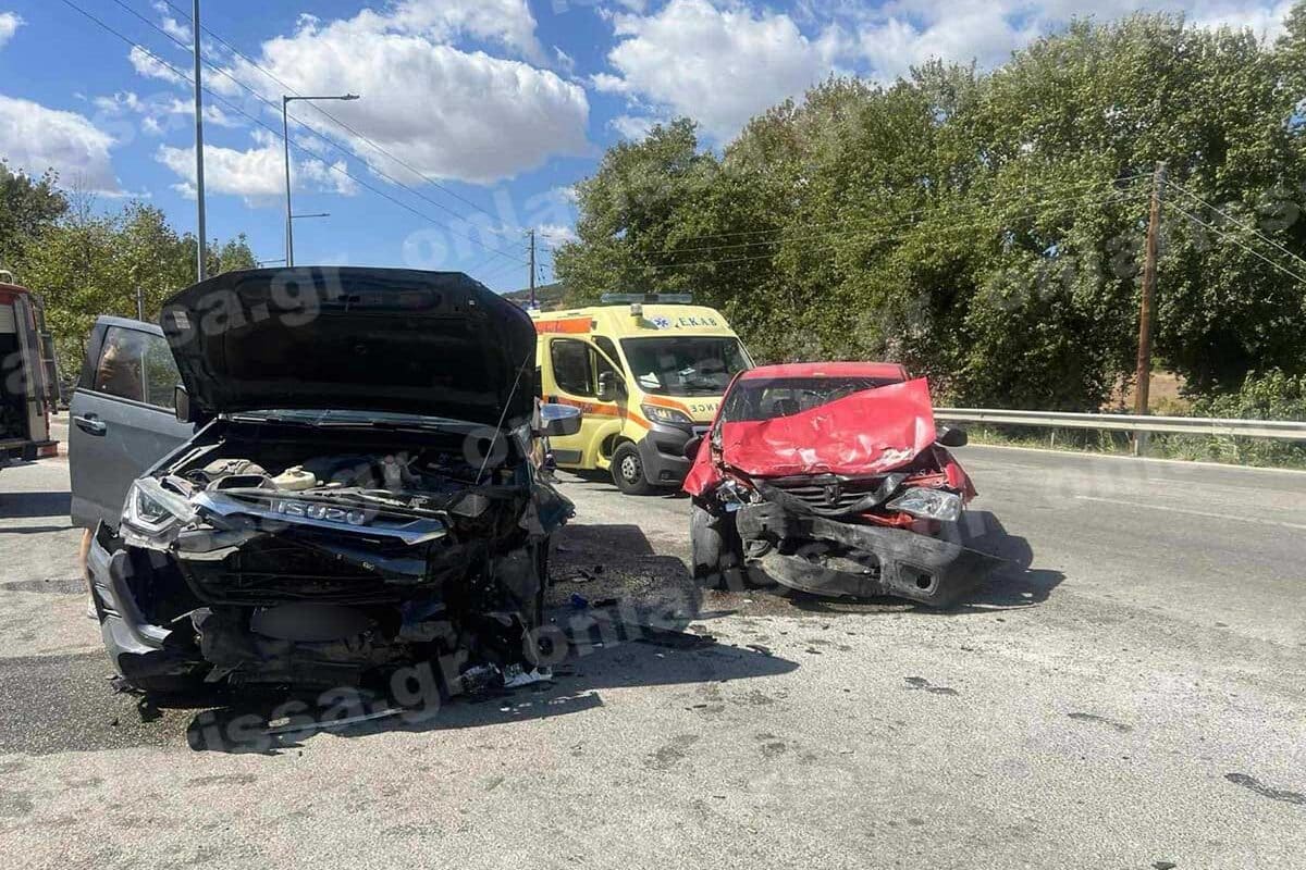 Τραγωδία στη Λάρισα – Ένας νεκρός και δύο τραυματίες σε θανατηφόρο τροχαίο στον δρόμο Λάρισας – Αγιάς