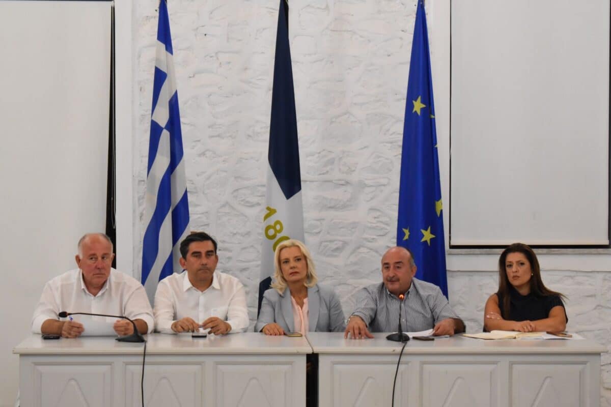 Η ΠΕΔ Θεσσαλίας στο πλευρό των Βορείων Σποράδων – Στήριξη για ακτοπλοϊκή σύνδεση