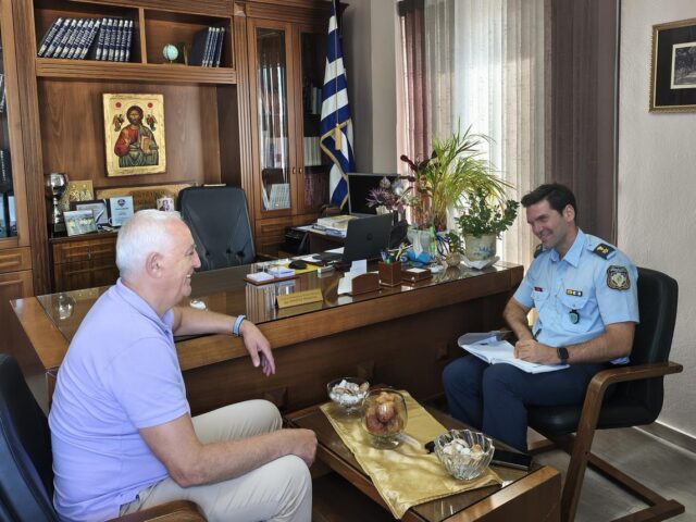Τροχαία Τρικάλων και Πρωτοβάθμια Εκπαίδευση ενισχύουν τη συνεργασία για την οδική ασφάλεια