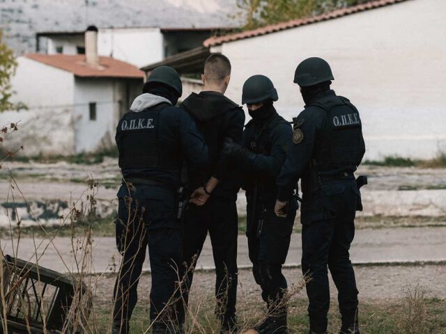 Πρόσληψη 100 Ρομά στην ΕΛ.ΑΣ. – Σχέδιο για ειδικούς φρουρούς μετά την εξαγγελία Χρυσοχοΐδη