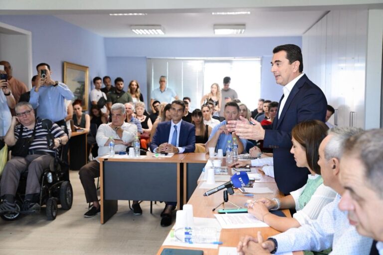 Ο Κώστας Σκρέκας σε δραστηριότητες και επαφές στη Θεσσαλονίκη