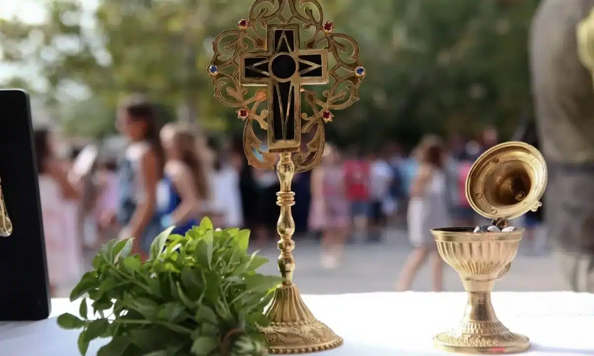 Αγιασμός στο 5ο Γυμνάσιο και 5ο Λύκειο Τρικάλων