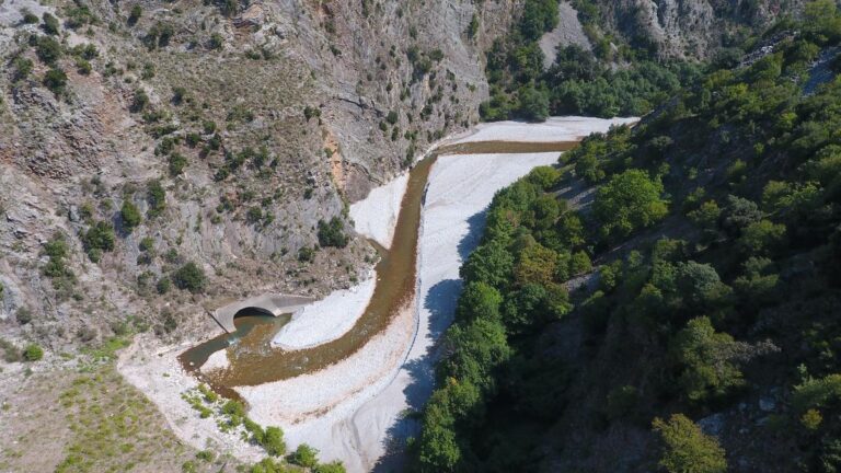Η κυβέρνηση καθυστερεί τις αποφάσεις της για τα νερά της Θεσσαλίας αδιαφορώντας για τις συνέπειες