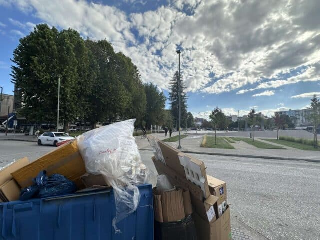 Κεντρική Πλατεία Τρικάλων: Το «νέο στολίδι» γεμίζει μπαταρίες και νερά