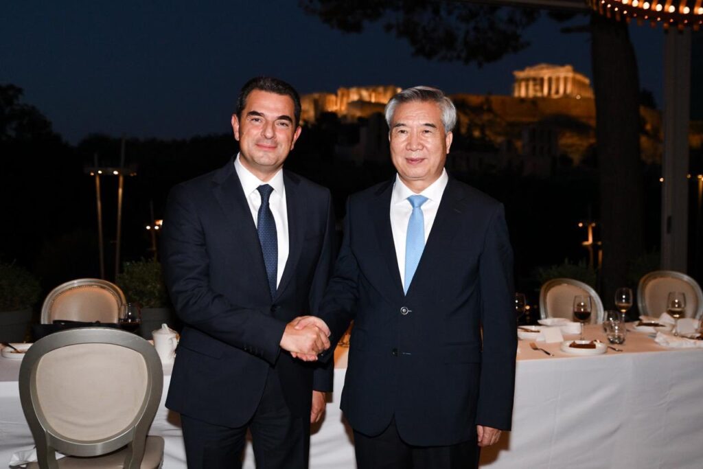 Κώστας Σκρέκας: Συνάντηση με τον Li Xi για ενίσχυση σχέσεων Ελλάδας – Κίνας